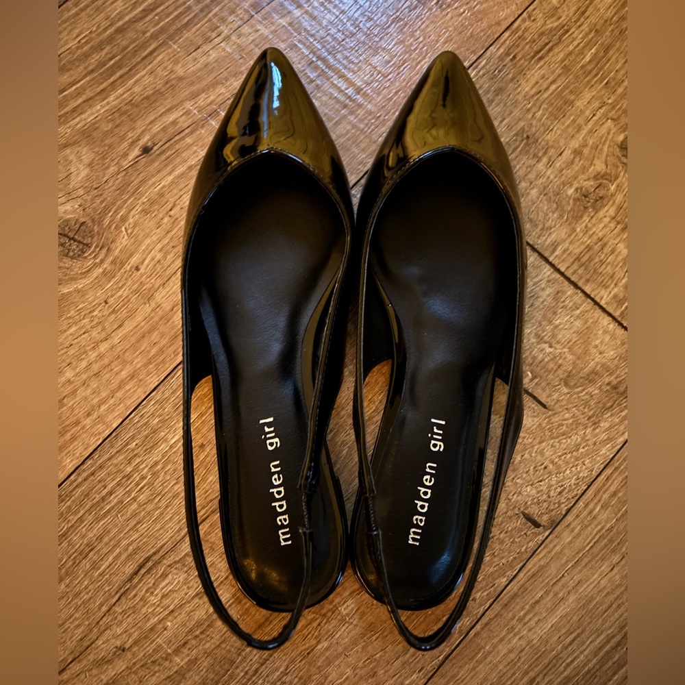 Madden Girl Women’s Flats Black Size 8 NEW IN BOX